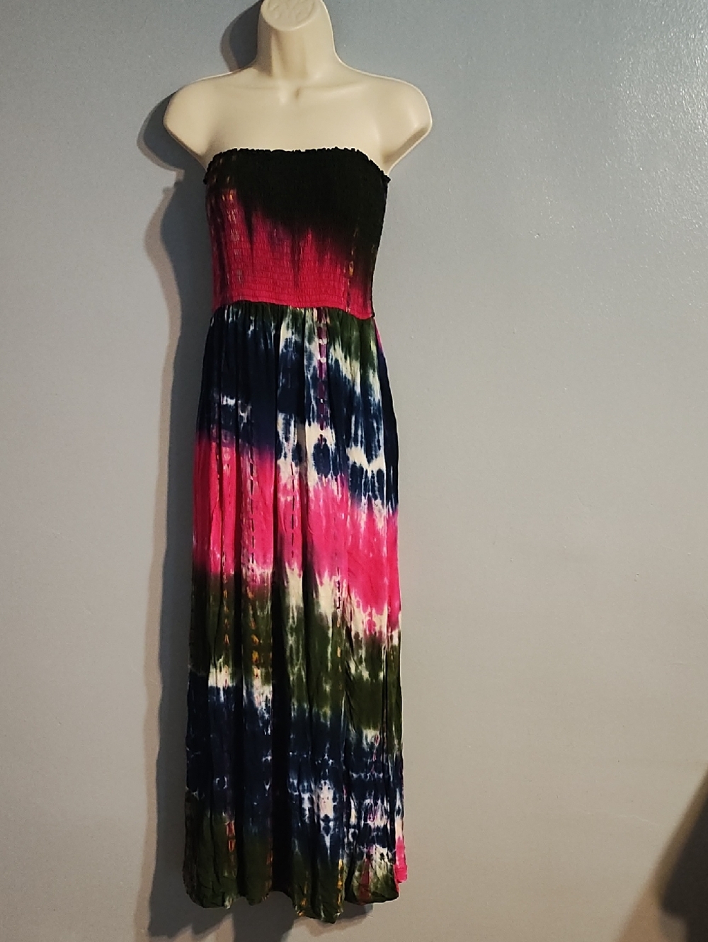 ee.some Strapless Tie-Dye Maxi Dress in Pink, Navy & Olive